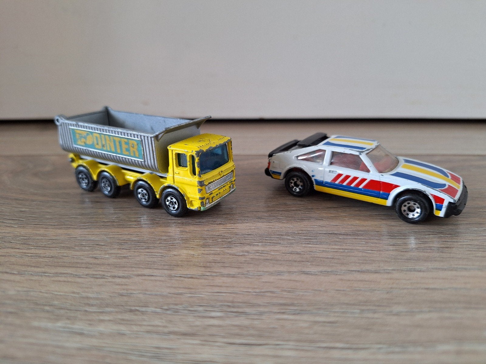 Matchbox AEC vrachtwagen en Toyota Supra sportwagen, Ophalen of Verzenden, Gebruikt, Auto