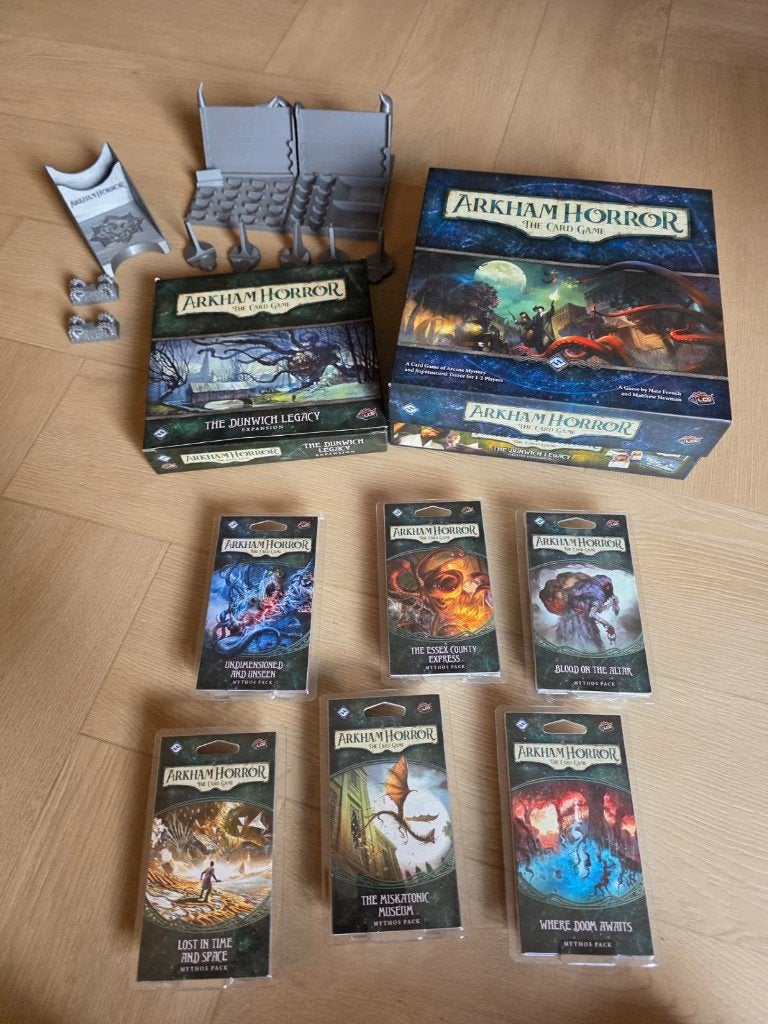 Arkham Horror LCG – Core + Dunwich + 6 Sealed Mythos Packs, Een of twee spelers, Ophalen of Verzenden, Zo goed als nieuw, Fantasy Flight Games