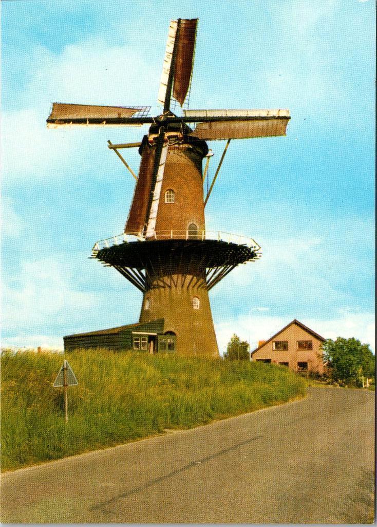 Wolphaartsdijk - Korenmolen de Hoop, Verzamelen, Ansichtkaarten | Nederland, Verzenden, 1960 tot 1980, Ongelopen, Zeeland