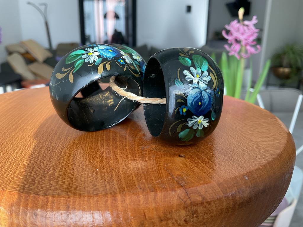 Vintage Servetringen met Bloemmotief, Huis en Inrichting, Keuken | Bestek, Gebruikt, Los bestek, Overige materialen, Ophalen of Verzenden