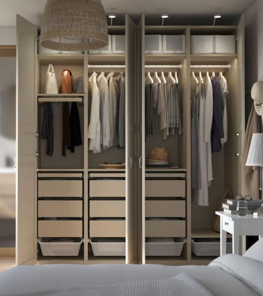 Ikea Pax kast monteren of montage van bureaus tafels bedden