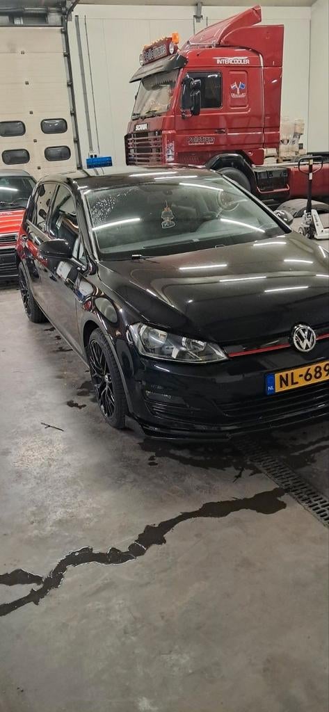 Volkswagen Golf 1.2 TSI 81KW 5D 2016 Zwart, Auto's, Voorwielaandrijving, 4 cilinders, 610 kg, Zwart