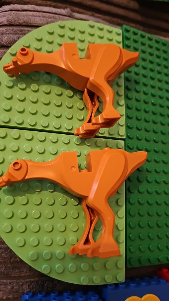 Lego, 2 kaadu, 1 dinosauriëren Dino hoofd en nek, Ophalen of Verzenden, Zo goed als nieuw