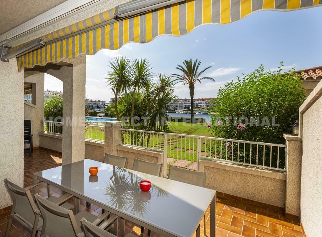 Costa  Brava 3 K appt ook Pinksteren tm 4 juli  drie nachten, 5 personen, 2 slaapkamers, Aan zee, Costa Brava