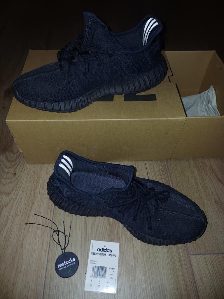 Yeezy 350 Boost V2 Onyx, Zwart, Boots, Ophalen of Verzenden, Zo goed als nieuw