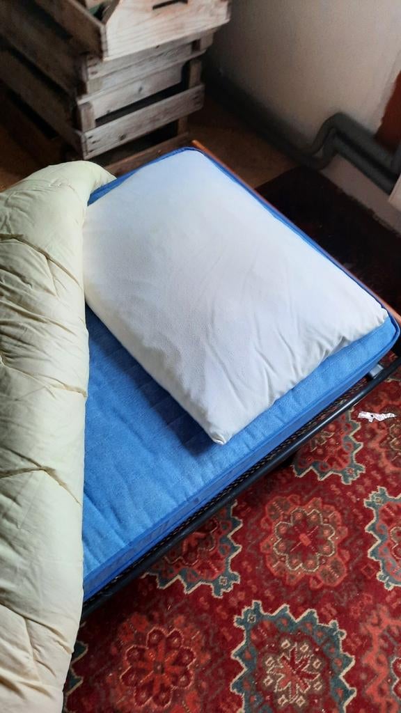 1-persoons bed met dekbed, +kussen, Huis en Inrichting, Slaapkamer | Matrassen en Bedbodems, Ophalen, Eenpersoons