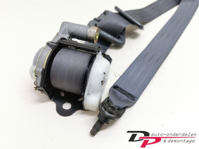 Veiligheidsgordel rechts-voor van een Daihatsu Young RV, Auto-onderdelen, Gebruikt, Daihatsu, -, -