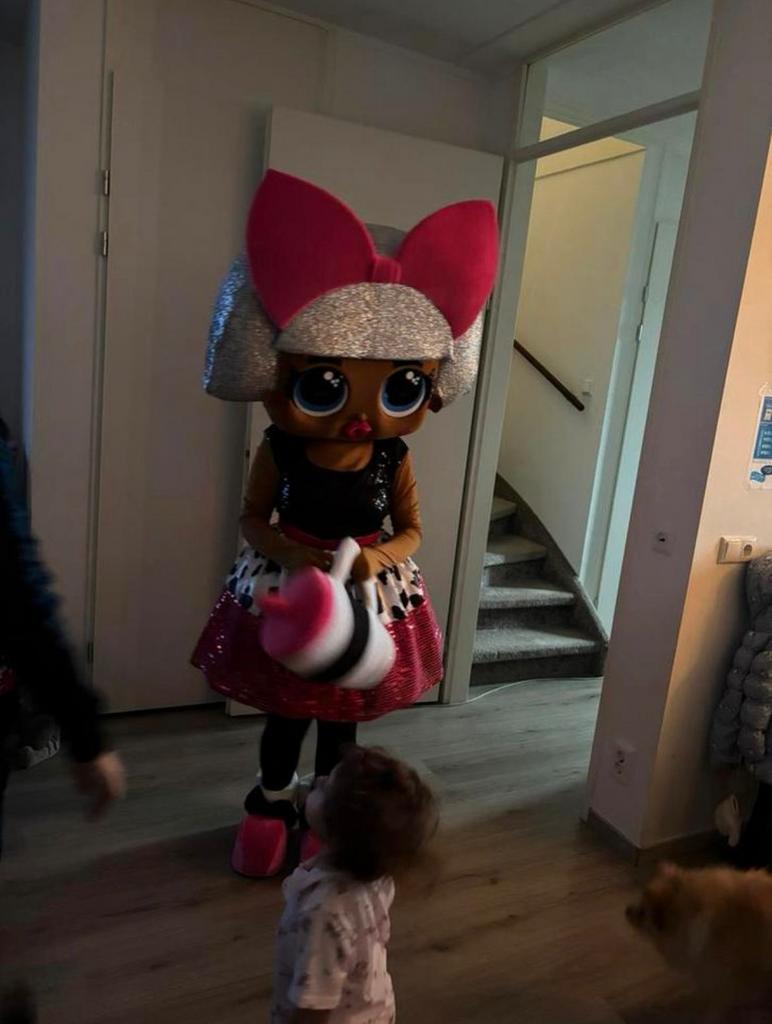 Lol of elmoMascotte huren voor kinderfeestjes en evenementen, Ophalen of Verzenden, Nieuw