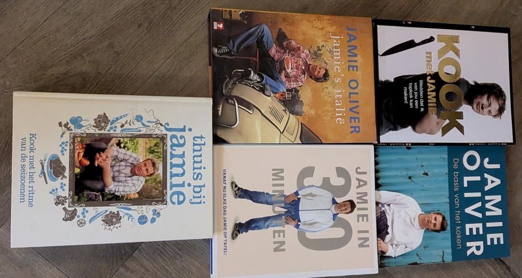 Jamie Oliver 5 kookboeken, Ophalen of Verzenden, Zo goed als nieuw, Overige gebieden