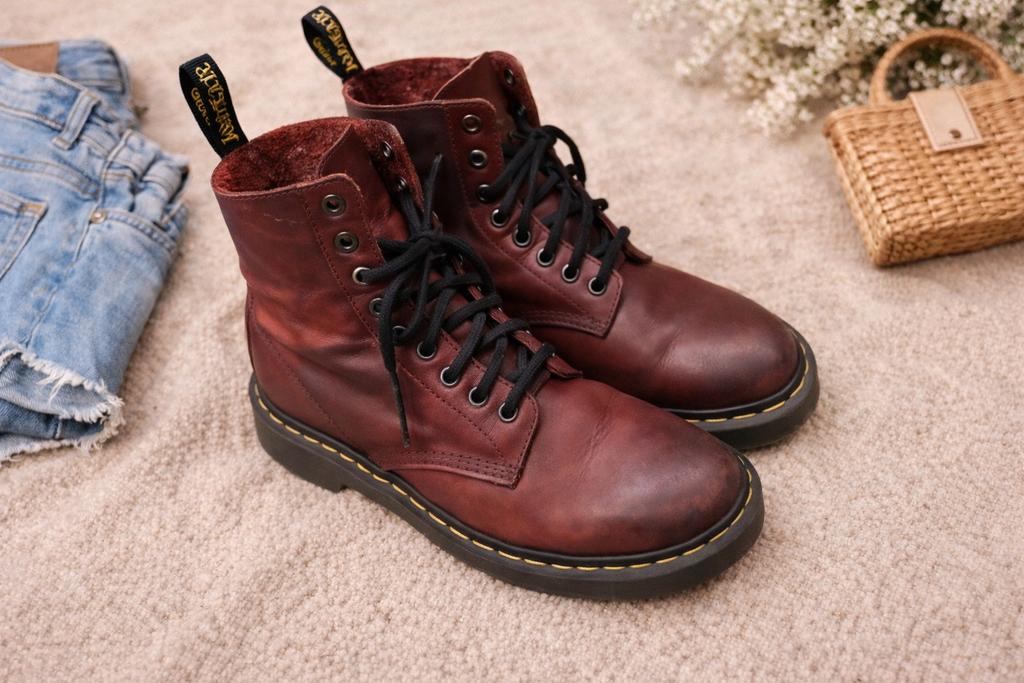 Dr. Martens Pascal - Maat 38 - Rode Laarzen, Ophalen of Verzenden, Gedragen, Rood, Lage of Enkellaarzen