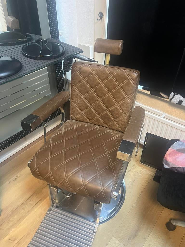 Luxe Kapperstoel, Ophalen of Verzenden, Zo goed als nieuw