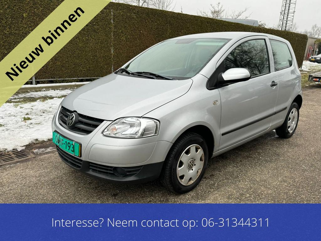 Zeer Nette Volkswagen Fox 1.2  2007 Grijs Nieuwe Apk, Auto's, Volkswagen, Voorwielaandrijving, 969 kg, Metallic lak, 4 stoelen