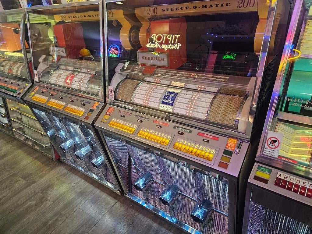 Seeburg KD200, Verzamelen, Automaten | Jukeboxen, 1950 tot 1960, Zo goed als nieuw, Seeburg, Ophalen
