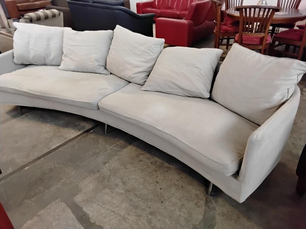 Design bank. Ronde, gebogen vorm. Breed 330cm., Huis en Inrichting, Ophalen, Gebruikt, 300 cm of meer, Stof