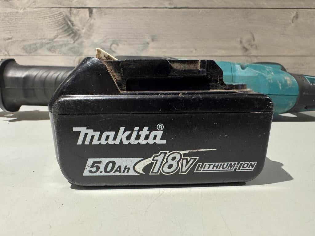 Makita Reciprozaag djr186z, 70 mm of meer, 600 tot 1200 watt, Ophalen of Verzenden, Zo goed als nieuw