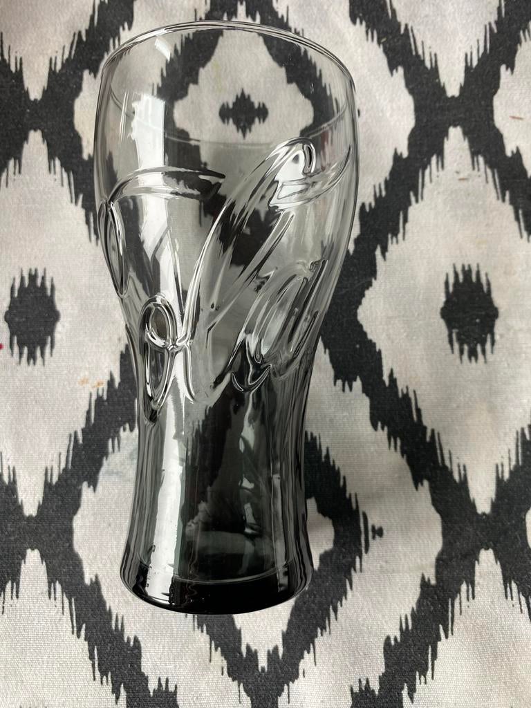 Zwarte Coca Cola Glas McDonald's, Huis en Inrichting, Keuken | Servies, Ophalen, Glas of Glazen, Effen, Glas