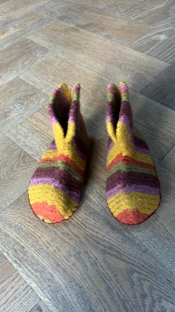 GRATIS Pantoffels maat 35, lekker warm., Ophalen, Overige kleuren, Pantoffels of Sloffen, Gedragen