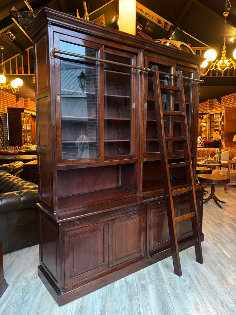 Klassieke Jan Frantzen bibliotheekkast boekenkast met ladder