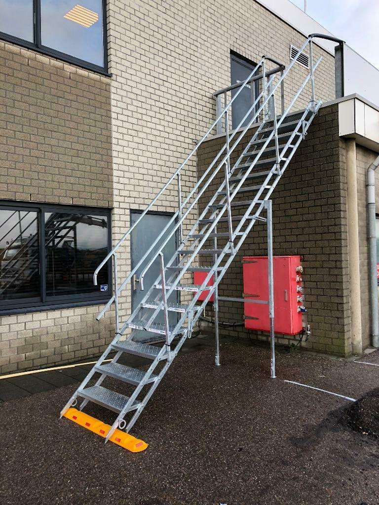 Bouwtrap, Steigertrap, Universele trap, Taludtrap KOOP/HUUR, Zakelijke goederen, Machines en Bouw | Liften, Steigers en Ladders