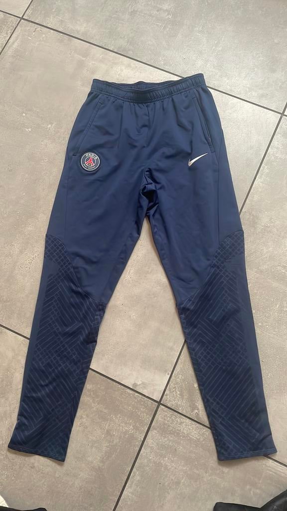 Nike Paris Saint Germain mt 164, Verzenden, Zo goed als nieuw, Jongen, Sport- of Zwemkleding