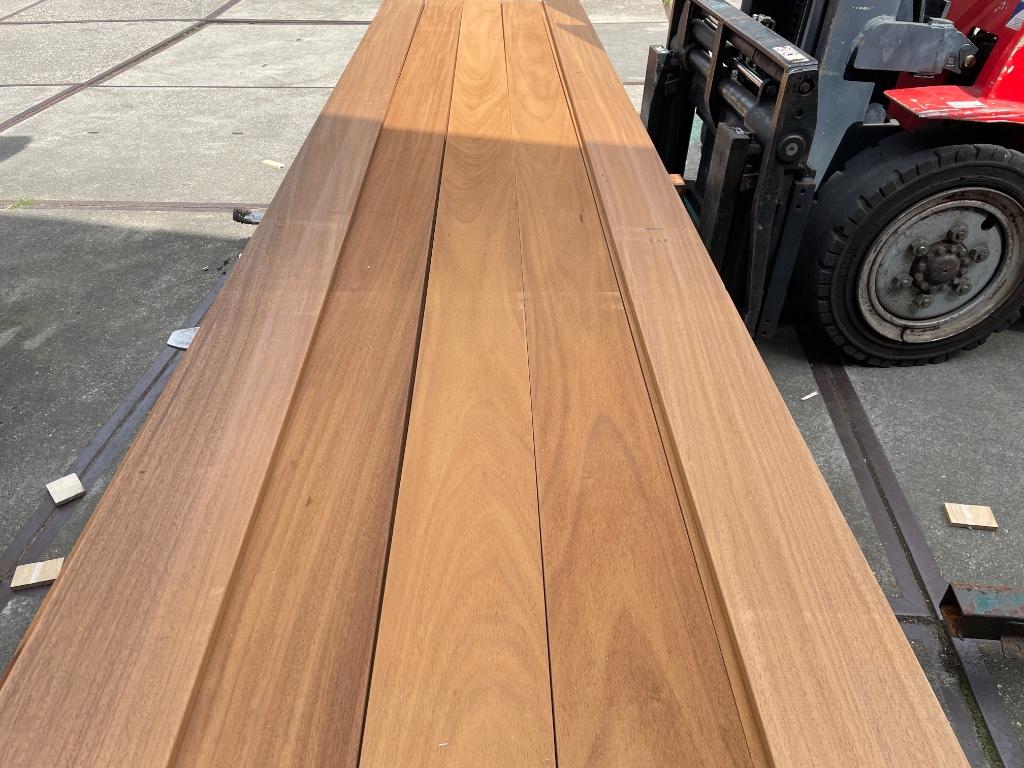 Ayous 60m2 barcode gevel  ook veel frake channelsiding, Tuin en Terras, Ophalen, Planken, Nieuw, Hardhout
