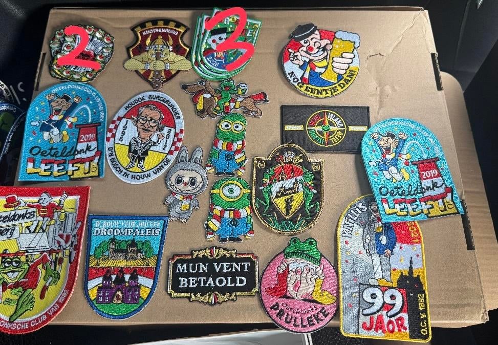 Oeteldonk emblemen gezocht? Hier zijn ze!, Verzamelen, Speldjes, Pins en Buttons, Ophalen of Verzenden, Nieuw, Overige onderwerpen