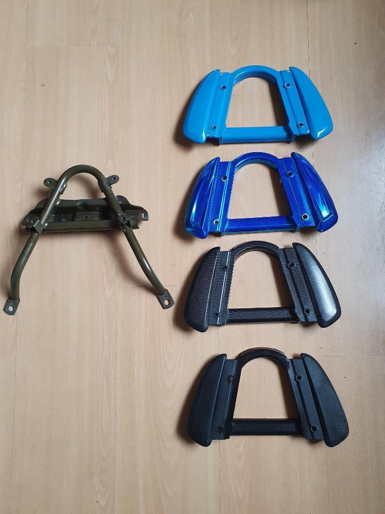 Aerox Oppakbeugel beugel achterbeugel vleugel Blauw Carbon, Aerox, Vleugel, Yamaha, Ophalen of Verzenden
