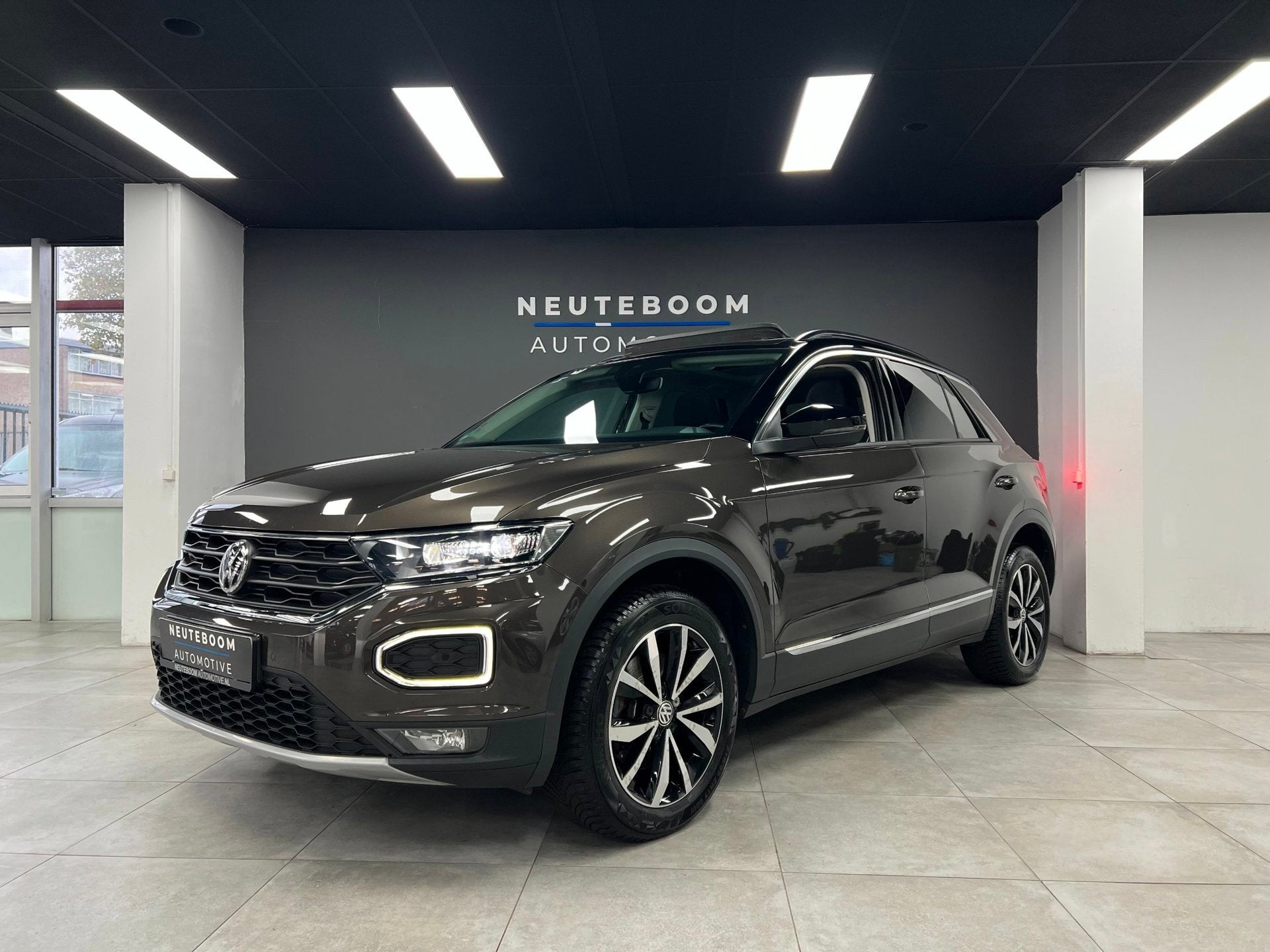 Volkswagen T-Roc 1.5 TSI Sport | ACC | Keyless | Cam | Pano, Auto's, Stof, Zwart, 4 cilinders, 150 pk