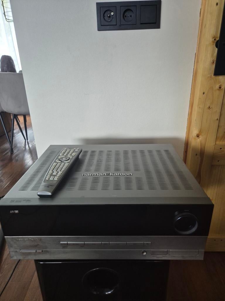 Harman kardon avr137, Audio, Tv en Foto, Ophalen, Zo goed als nieuw, 120 watt of meer, Overige merken