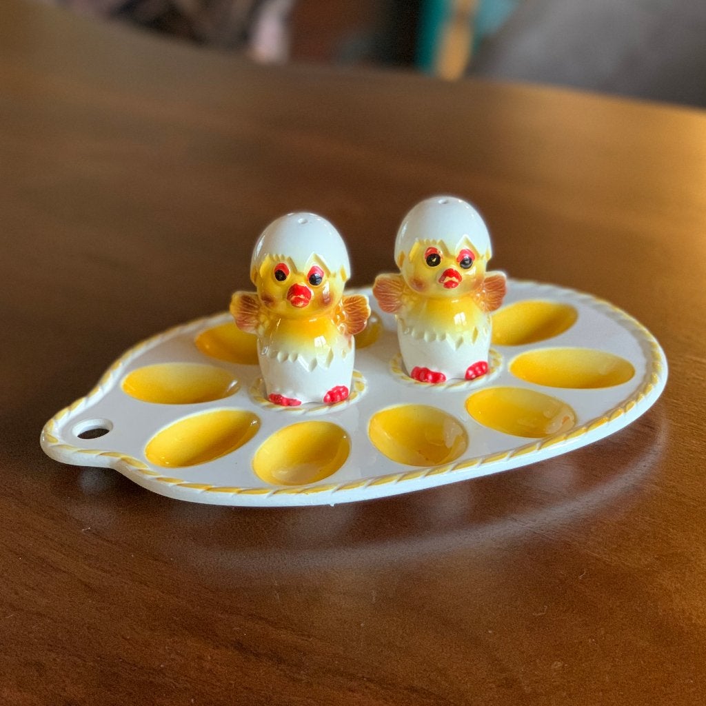 Vintage Peper en Zoutstel Kuikentjes   Eierhouder Schaal