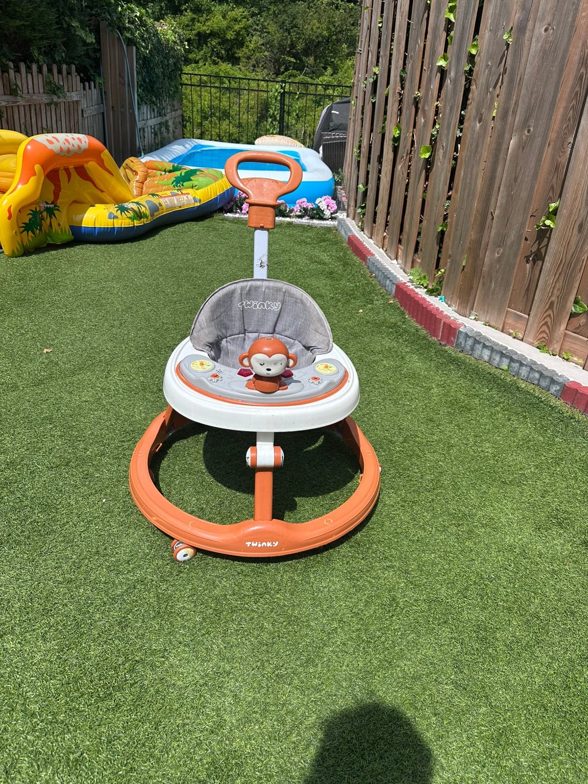 Twinky babywalker / loopstoel – goede staat.     25euro, Ophalen of Verzenden, Zo goed als nieuw