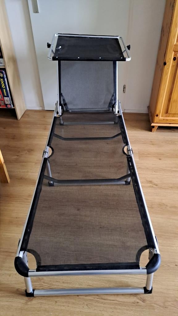 Te koop lichtgewicht alluminium strandbed met zonnenluifel, Tuin en Terras, Ligbedden, Ophalen, Zo goed als nieuw, Aluminium, Verstelbaar