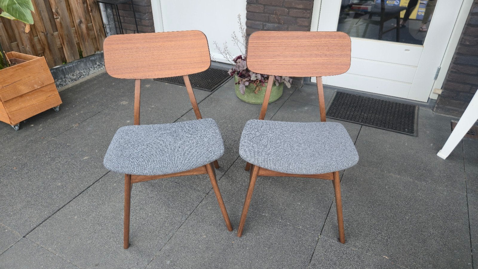 2 Kave Home Selia stoelen - Notenfineer - Nieuwstaat, Ophalen