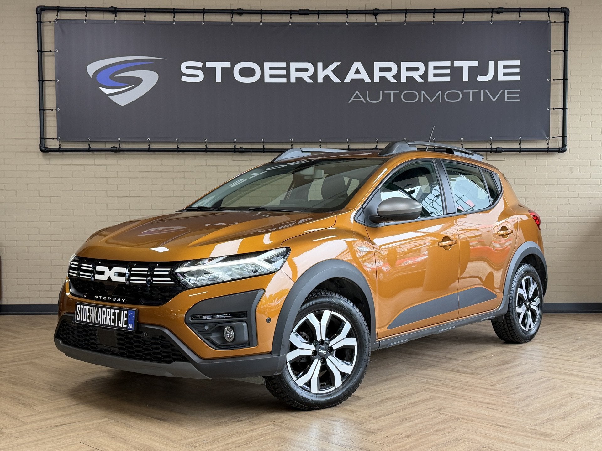 Dacia SANDERO Stepway 1.0 TCe 90 Automaat | Navi | Dode hoek, Auto's, Dacia, Dealer onderhouden, Stof, Zwart, Overige kleuren