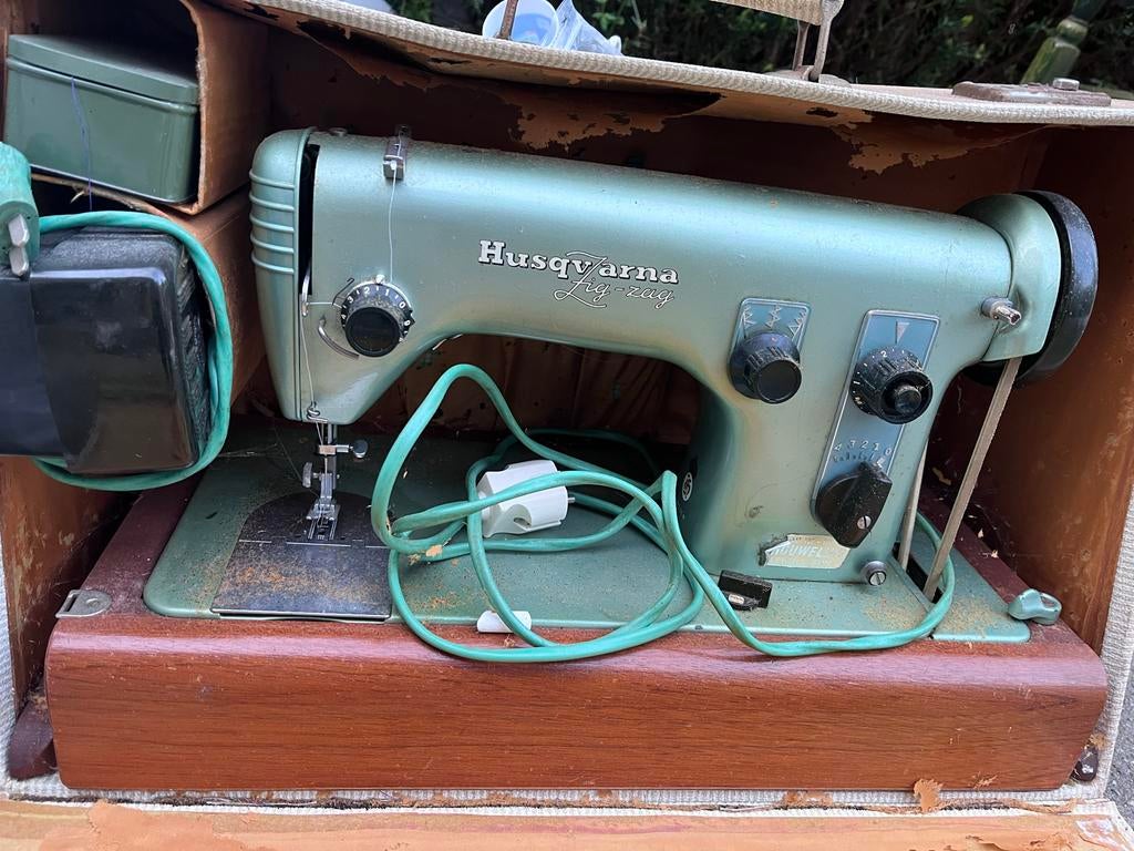 Vintage Husqvarna Zig-Zag naaimachine in originele doos, Ophalen