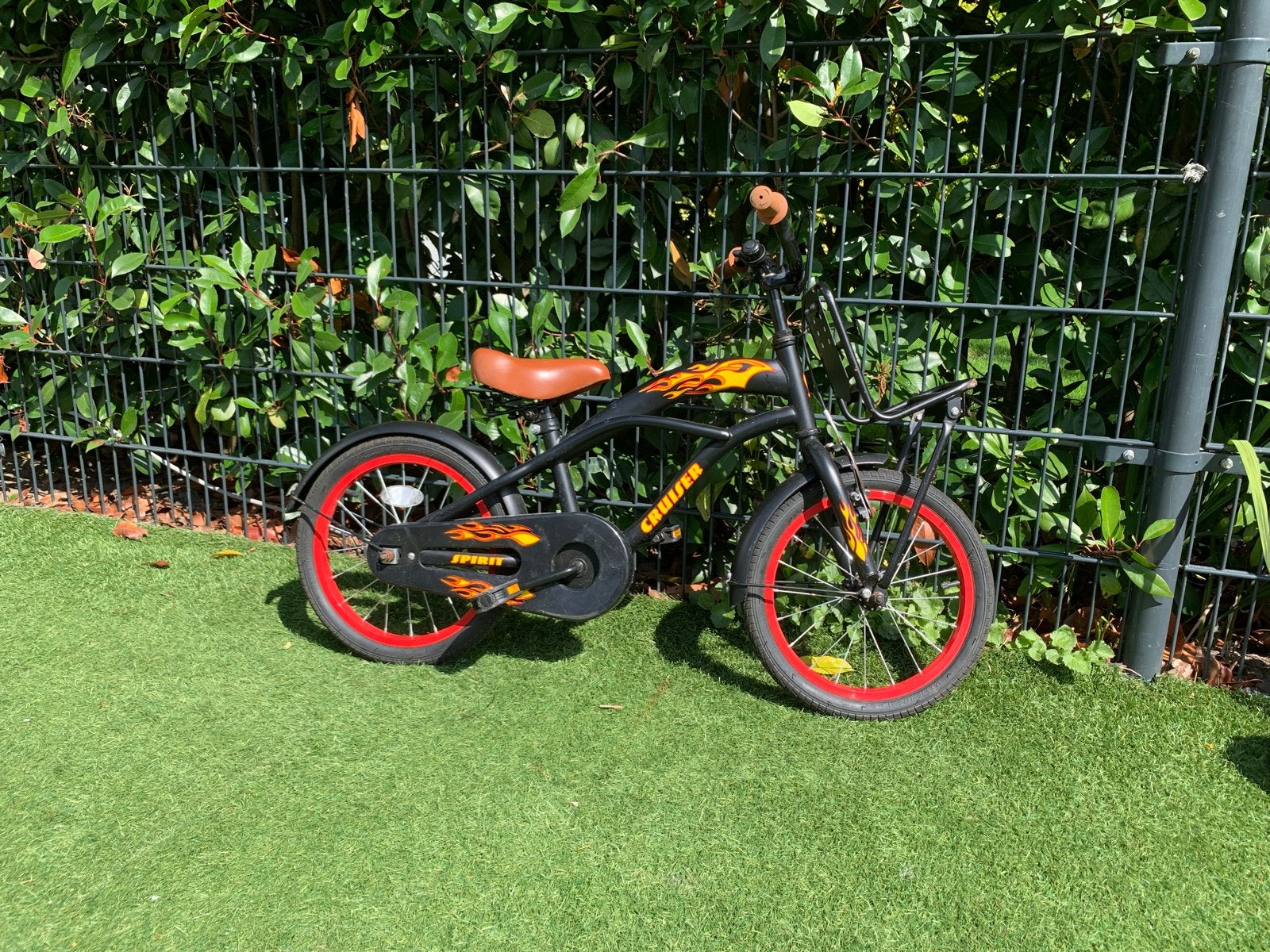 Zwarte kinderfiets met vlammen - 16 inch, Ophalen, Gebruikt, Terugtraprem, 16 tot 20 inch