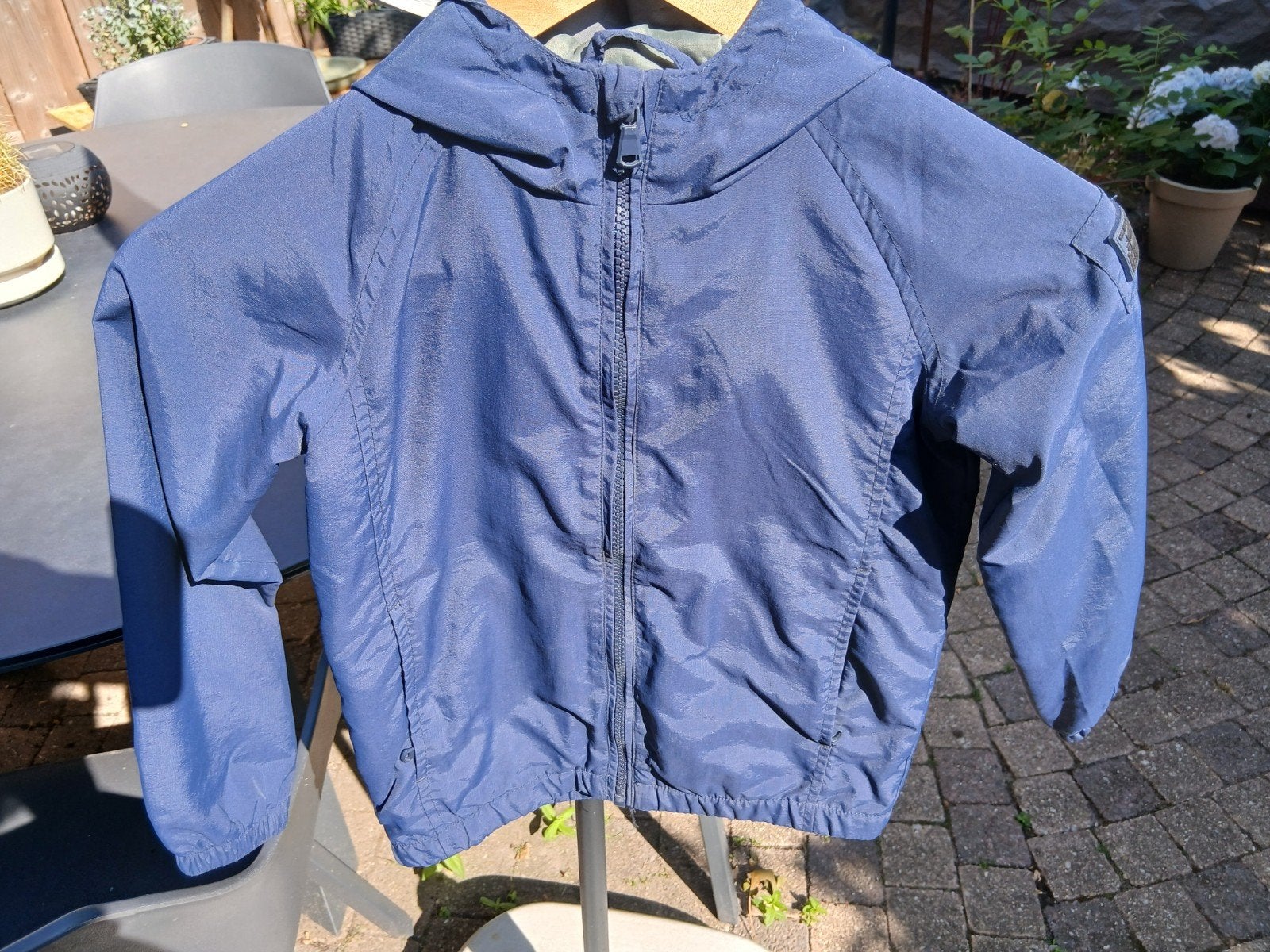 blauw regenjasje maat 122, Jongen of Meisje, Ophalen of Verzenden, Zo goed als nieuw, Unsigned