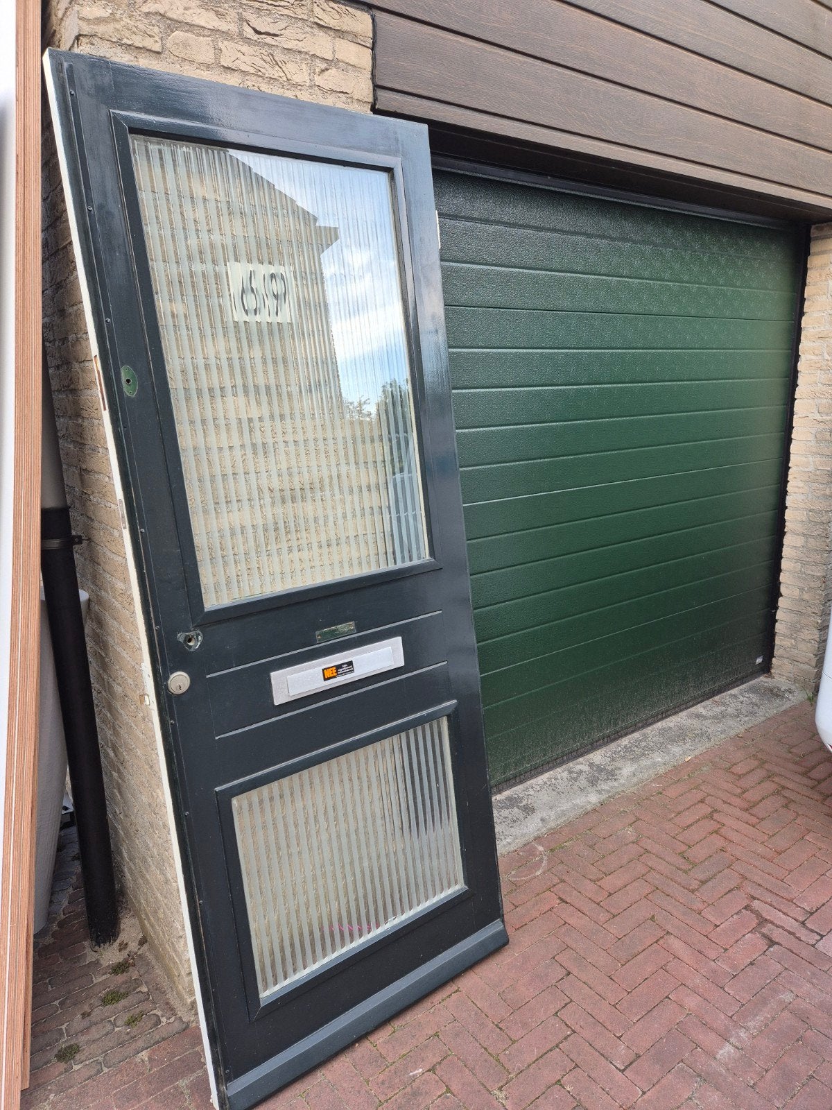 Donkergroene buitendeur met glas en brievenbus, Doe-het-zelf en Verbouw, Ophalen, Gebruikt, 80 tot 100 cm, Buitendeur