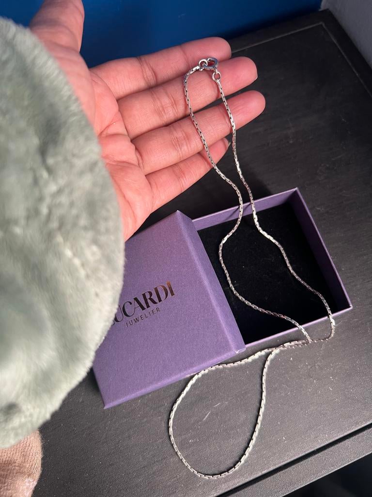 Zilverkleurige ketting van Lucardi Juwelier, Ophalen of Verzenden, Zo goed als nieuw, Zilver, Zilver