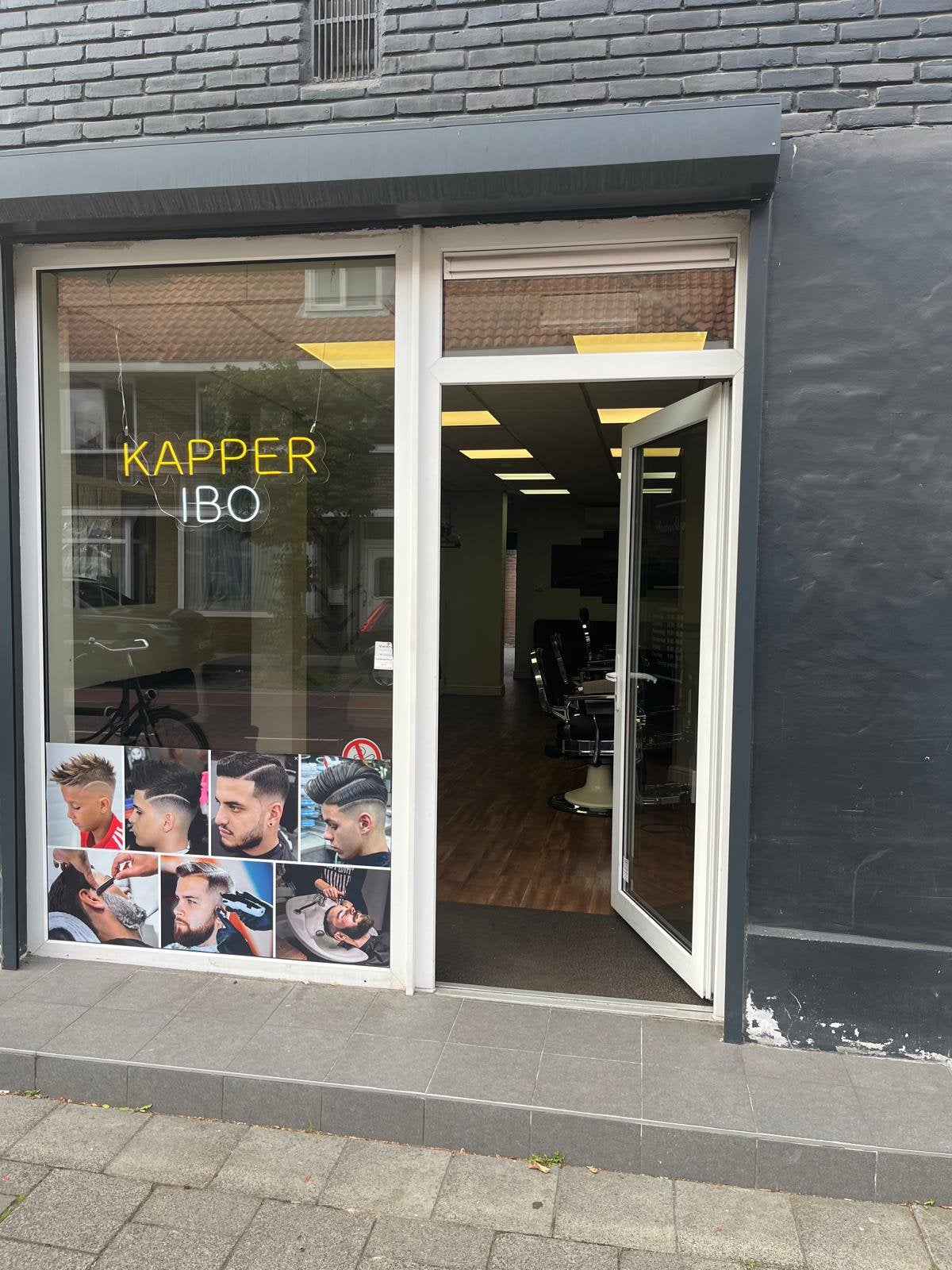 KAPPERSSTOEL TE HUUR 2 KAPPERSTOELEN TE HUUR EINDHOVEN