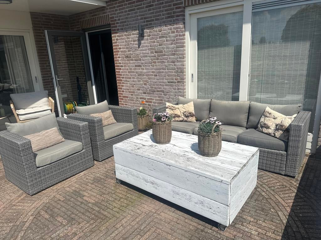 Le Sud Loungeset: Driezitsbank en 2 Stoelen, Tuin en Terras, Tuinsets en Loungesets, Ophalen, 5 zitplaatsen, Zo goed als nieuw