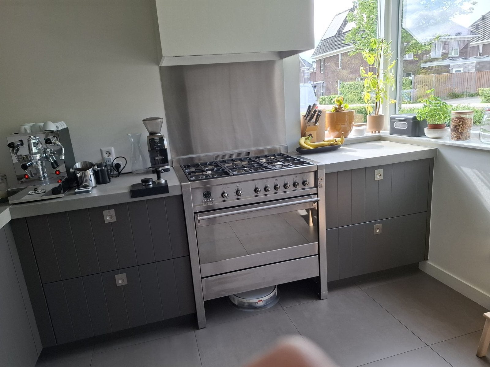 Keuken incl apparatuur (Smeg fornuis met oven), Gebruikt, Overige materialen, Hoekkeuken, Ophalen of Verzenden