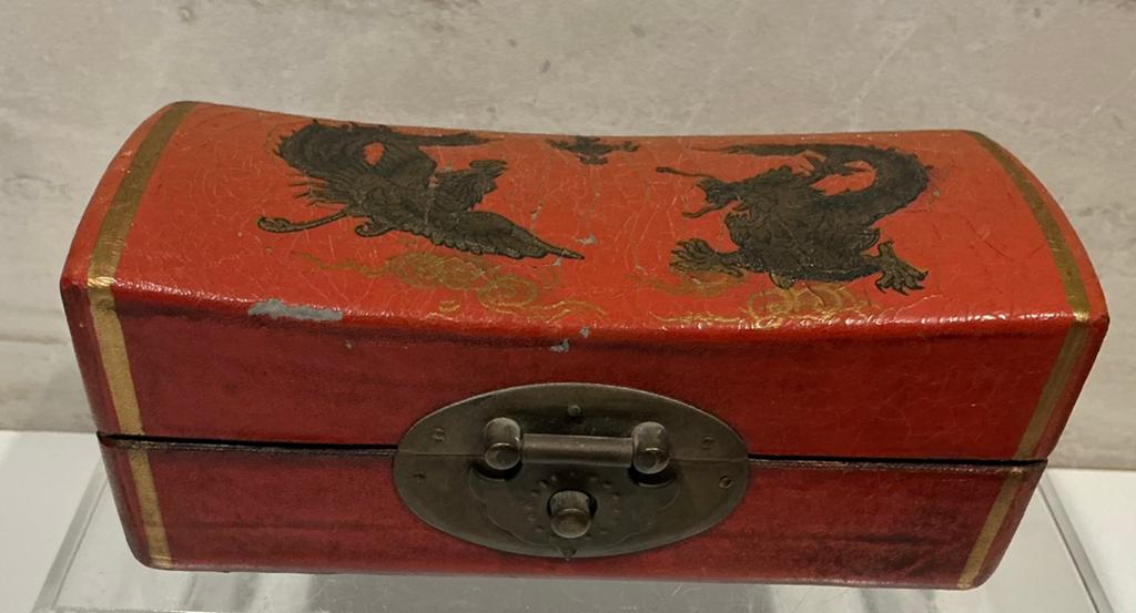 Chinese Rode Doos met Drakenmotief Kussensloop Kistje., Ophalen of Verzenden