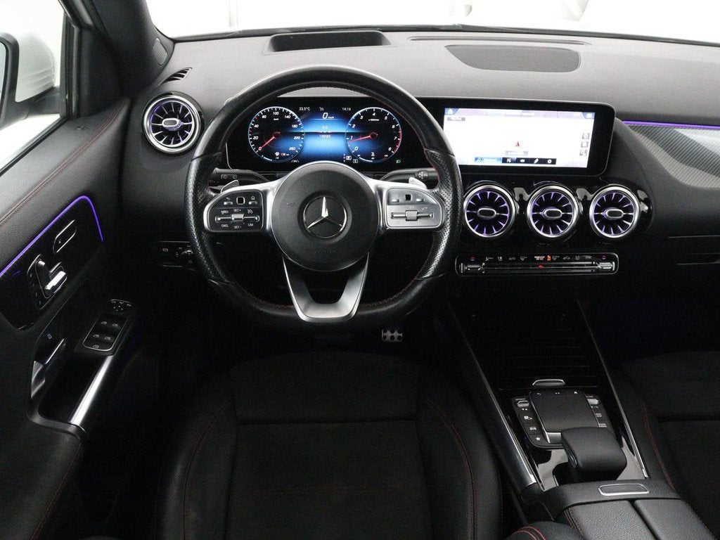 Mercedes-Benz GLA-klasse 200 AMG Line | Panoramadak | Trekha, Auto's, Mercedes-Benz, 4 cilinders, Leder en Stof, Origineel Nederlands
