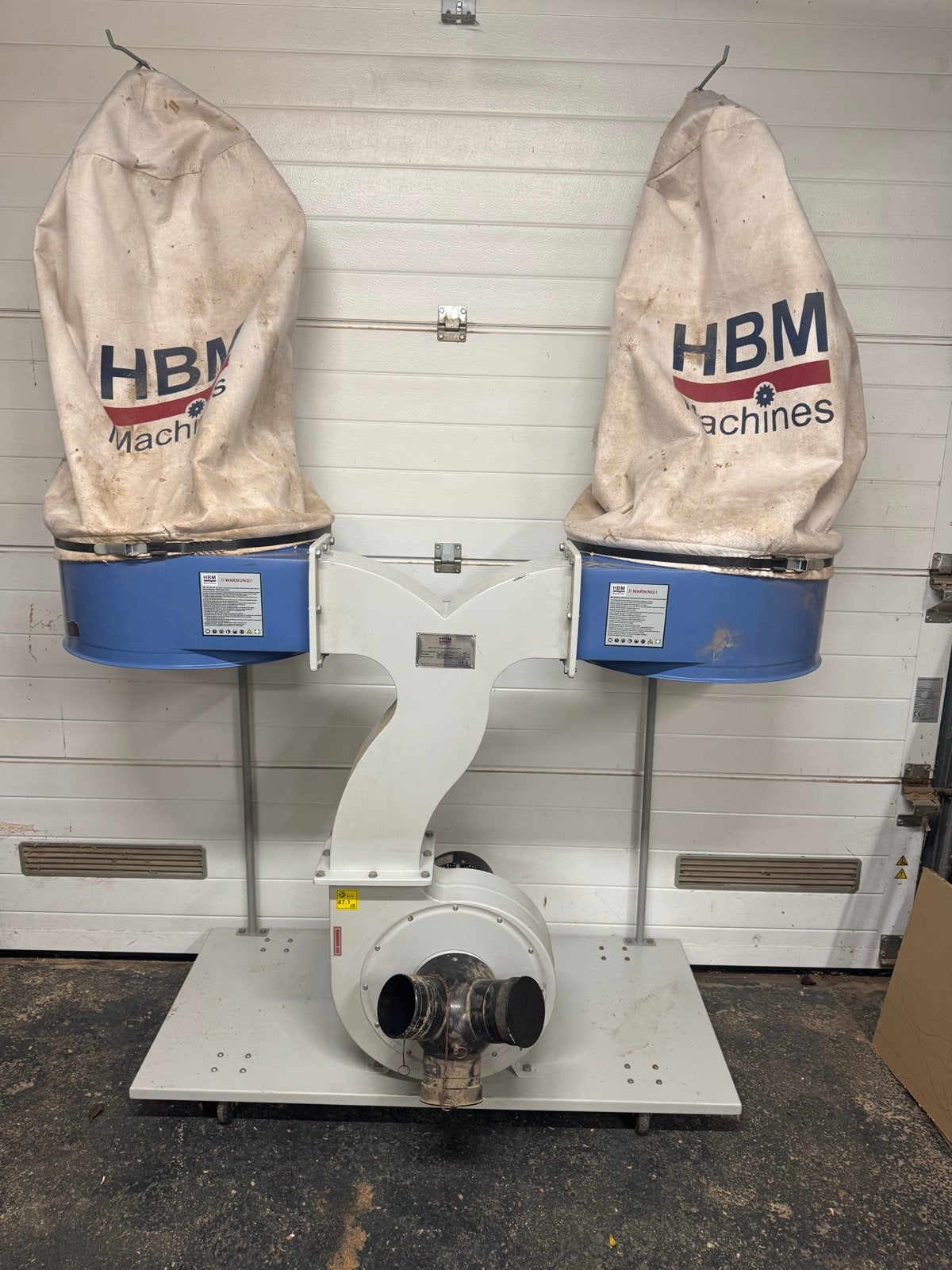 HBM 300 Stofafzuiginstallatie met opvangzakken, Ophalen