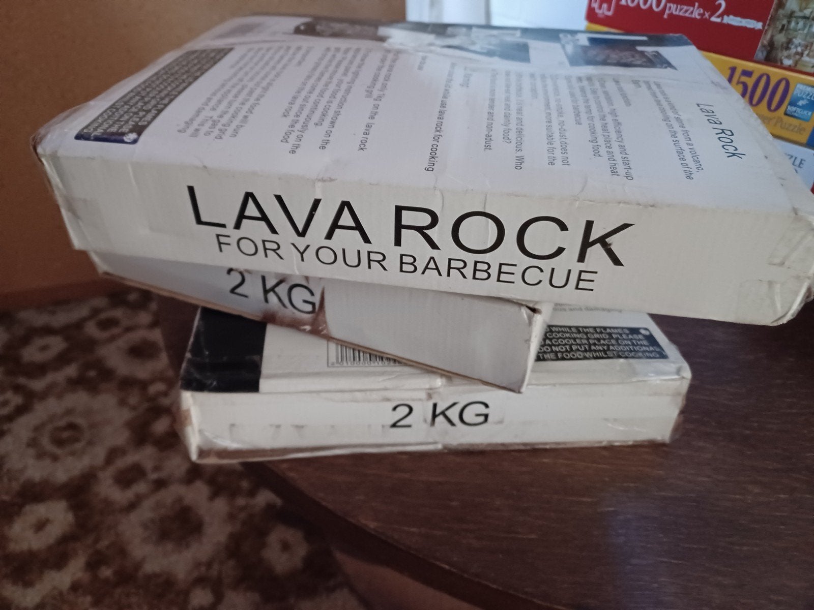 drie keer 2 kg lava rock voor de barbecue, Ophalen of Verzenden
