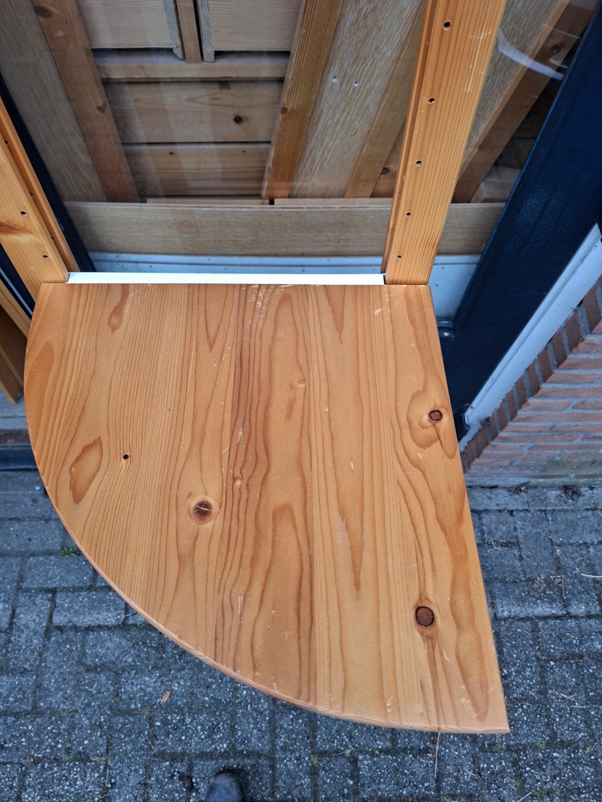 Lundia zwevend schap kwart-rond 40 cm. Links en rechts, Ophalen, By-henk.nl, Info@by-henk.nl, Gerrit mouwweg 91 8075 AH Elspeet
