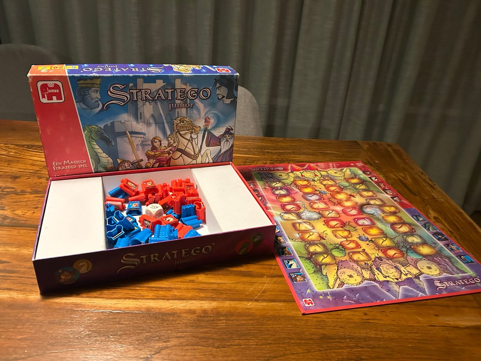 Stratego Junior Bordspel - Magisch Avontuur, Hobby en Vrije tijd, Gezelschapsspellen | Bordspellen, Een of twee spelers, Ophalen of Verzenden