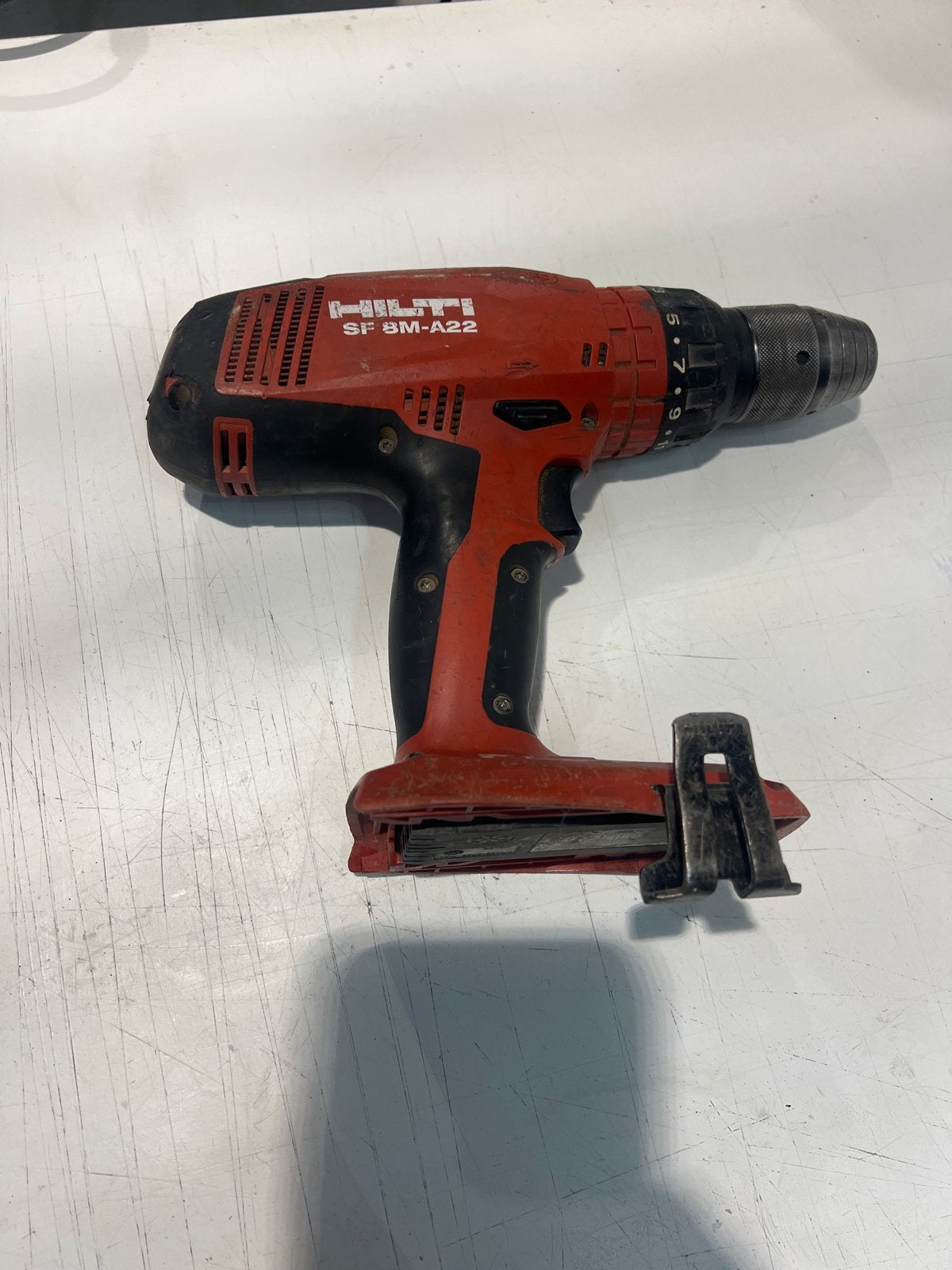Hilti SF 8M-A22 Accuboormachine - Krachtig en Betrouwbaar, Doe-het-zelf en Verbouw, Gereedschap | Boormachines, Gebruikt, Variabele snelheid