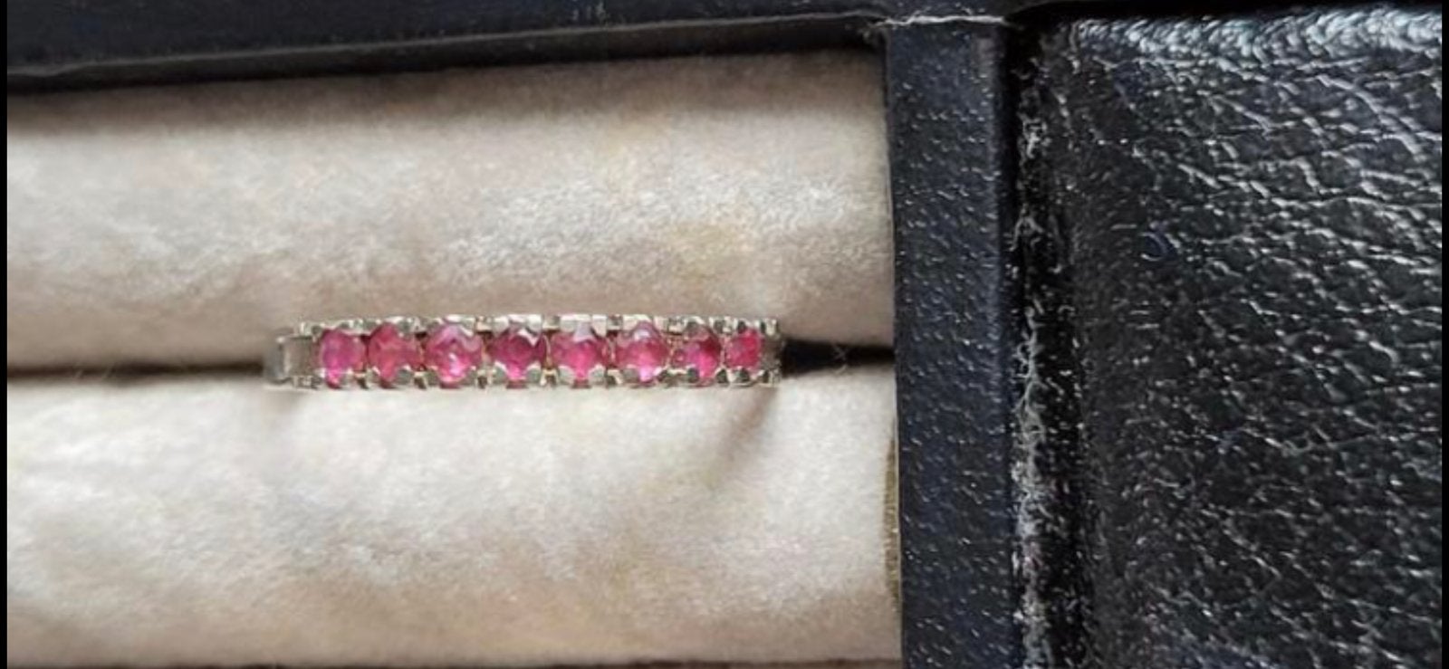 Wit gouden dames ring met steentjes, Wit, Ophalen of Verzenden, Zo goed als nieuw, 17 tot 18